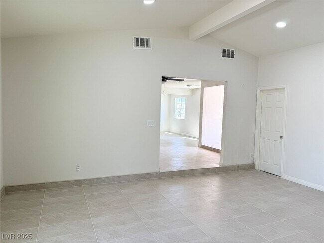 Foto del edificio - 236 Pershing Dr