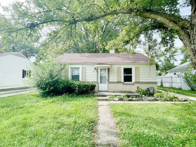 Building Photo - Large Backyard with Garage