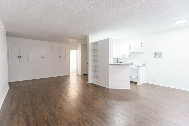 Interior Photo - 238 South Serrano Ave