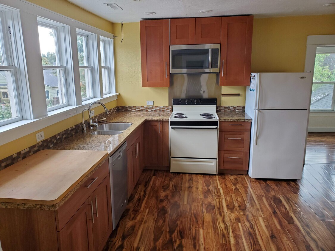 3924 SE Grant Ct Unit A, Portland, OR 97214 - Apartments in 