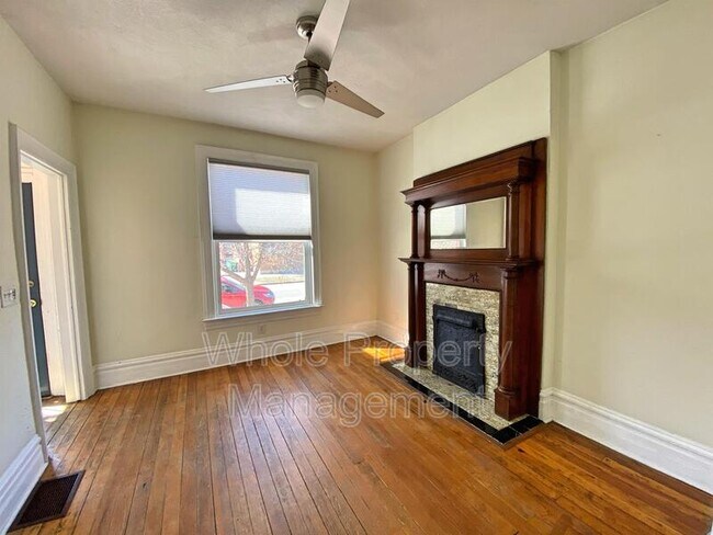 Building Photo - 723 30th St