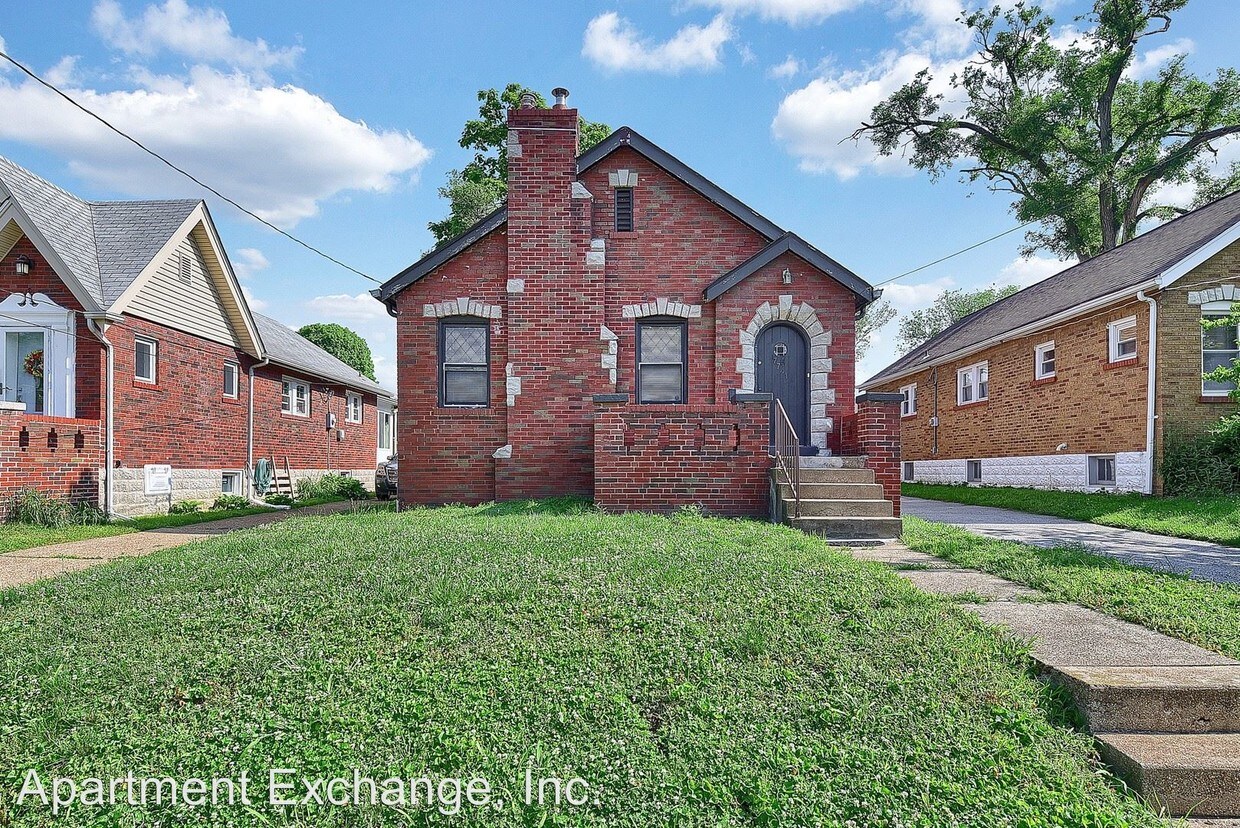 Primary Photo - 2 br, 1 bath House - 7741 How Ave