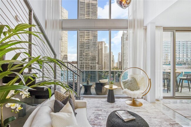 Building Photo - 200 Biscayne Blvd Way