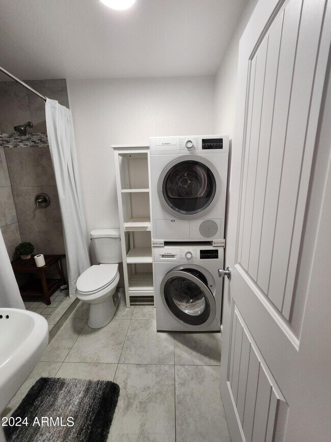 Foto del edificio - 736 N Central Ave