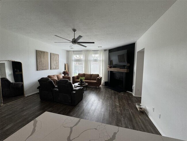 Foto del edificio - 5105 Glenview Ct