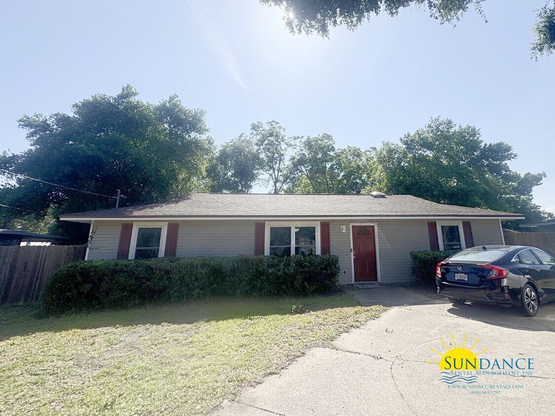 Foto principal - 4 Bedroom - GREAT location in the center o...