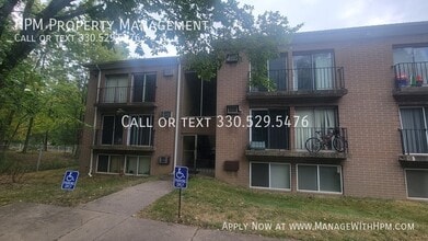 Building Photo - 725 E Waterloo Rd
