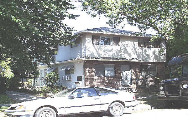 Foto del edificio - 2727 V St
