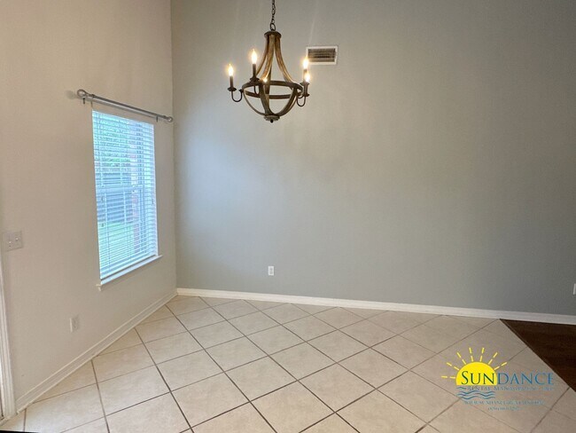 Foto del edificio - Solar Energy Efficiency in sought after Gated Community of Parker's Landing with a Neighborhood P...