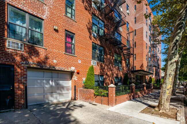 Building Photo - 346 E 29th St