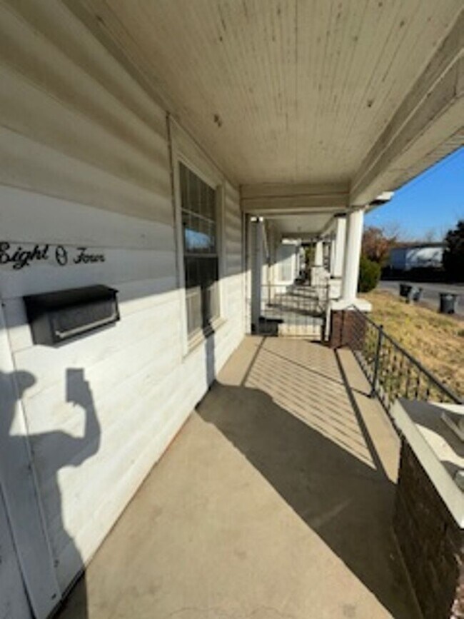 Foto del edificio - 804 E Virginia St