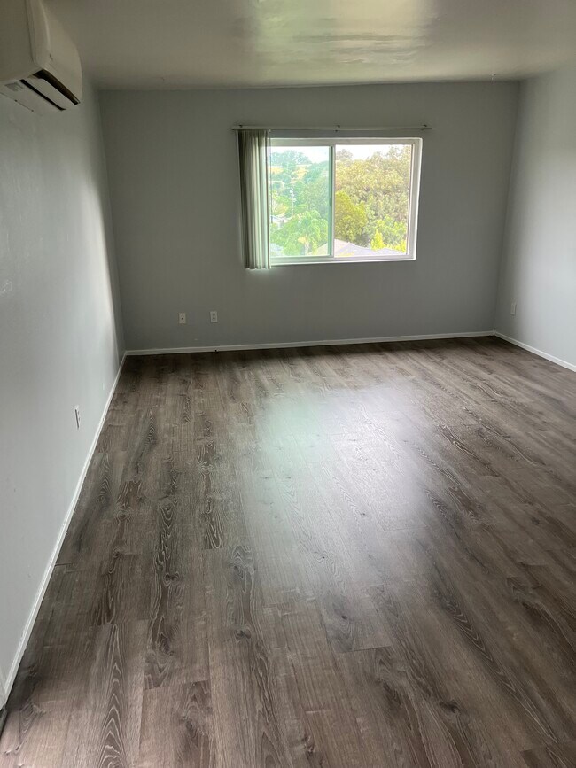 Foto del edificio - 659 E I St