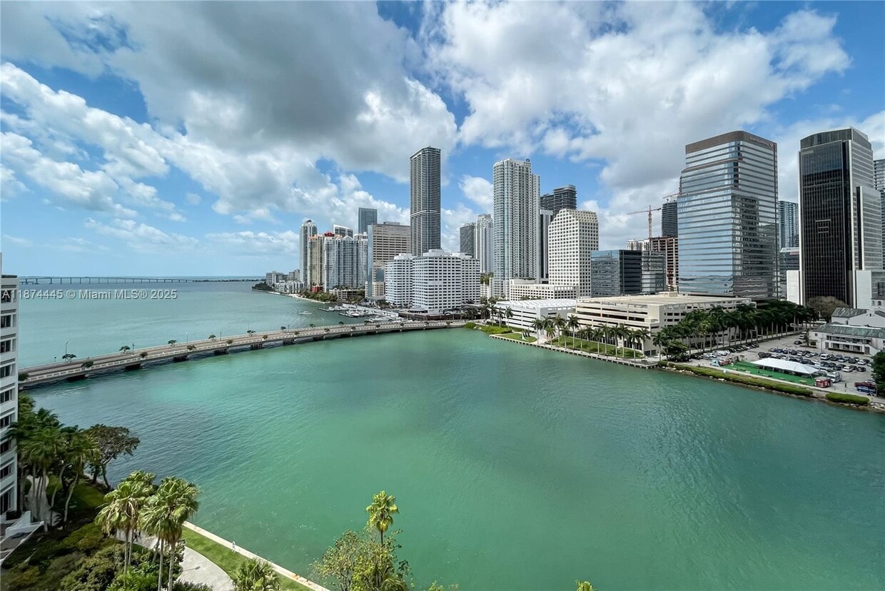 Primary Photo - 701 Brickell Key Blvd