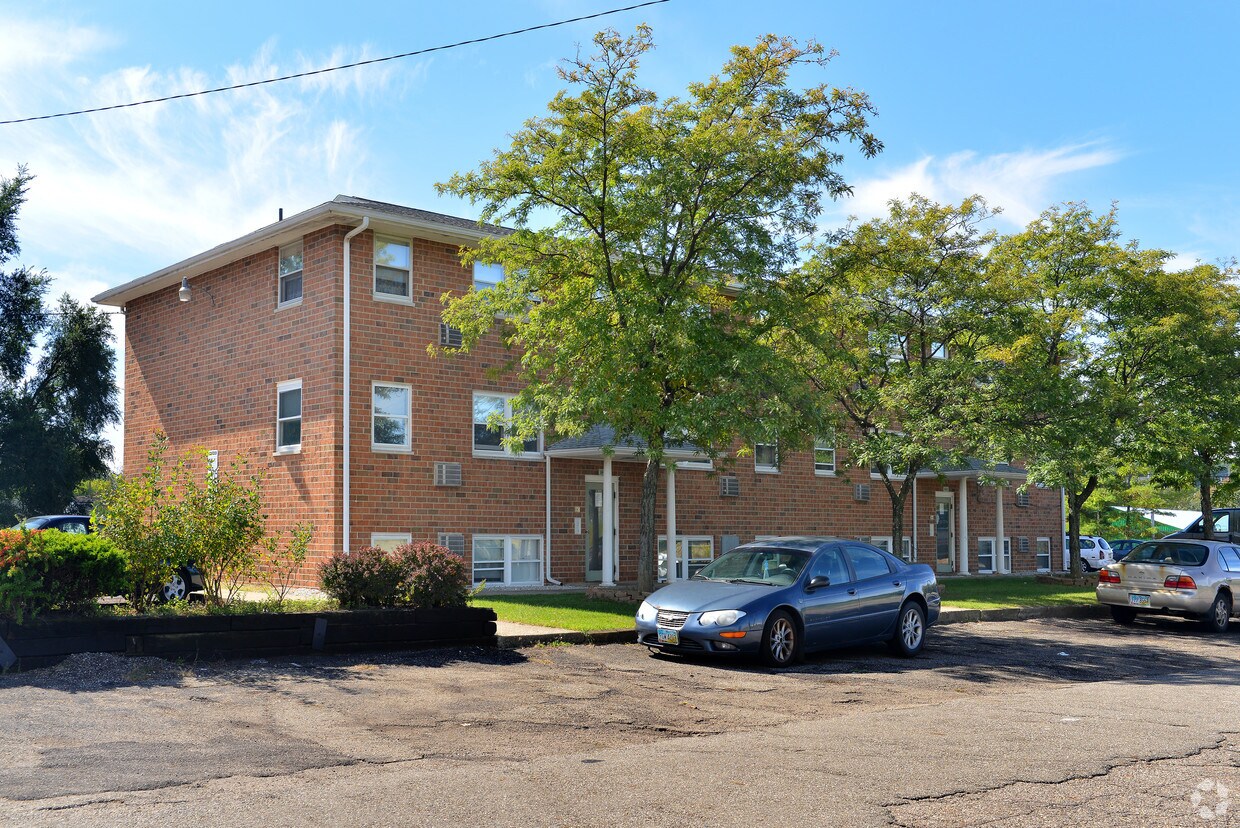 Primary Photo - 2520 Roberts Ave NW