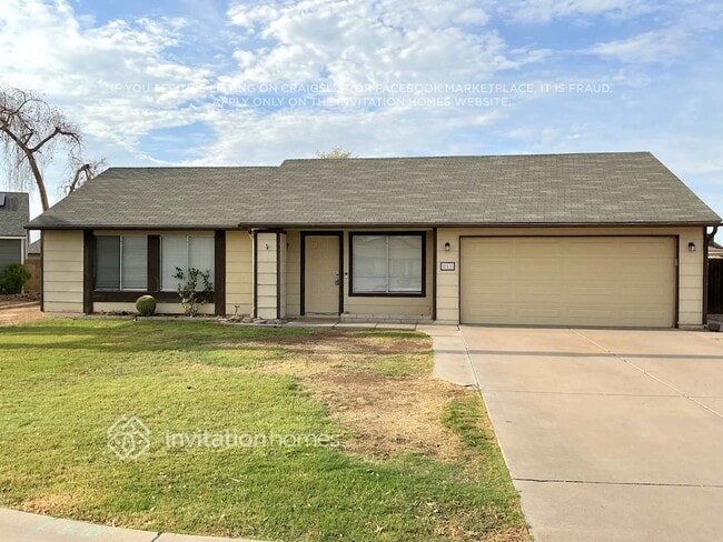 Building Photo - 811 E Hillview Cir