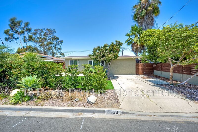Foto principal - 6028 Dwight St