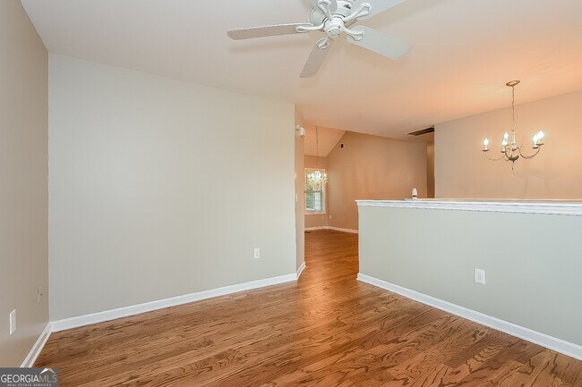 Foto del edificio - 30 Laurel Way