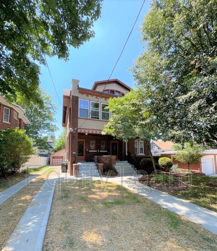 Primary Photo - 1349 Duncan Ave