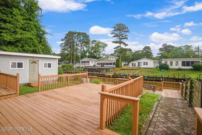 Building Photo - 9 Admiral Dr