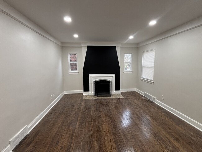 Building Photo - 8817 Marseilles St