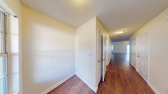 Foto del edificio - 3BR/ 2.5BA TOWNHOME With Garage - Timmerma...