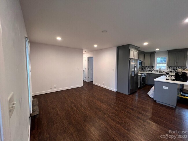 Foto del edificio - 2723 Coronet Way