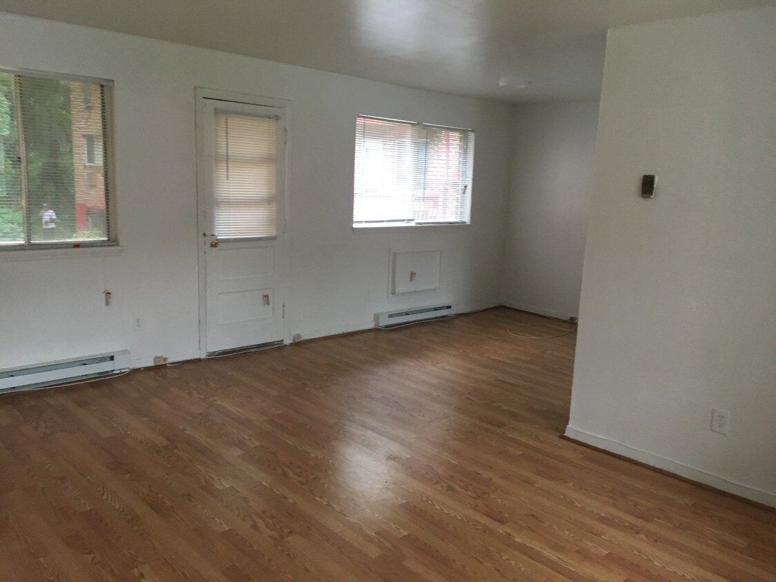 Living/Dining Room - 4310 Bowers Ave
