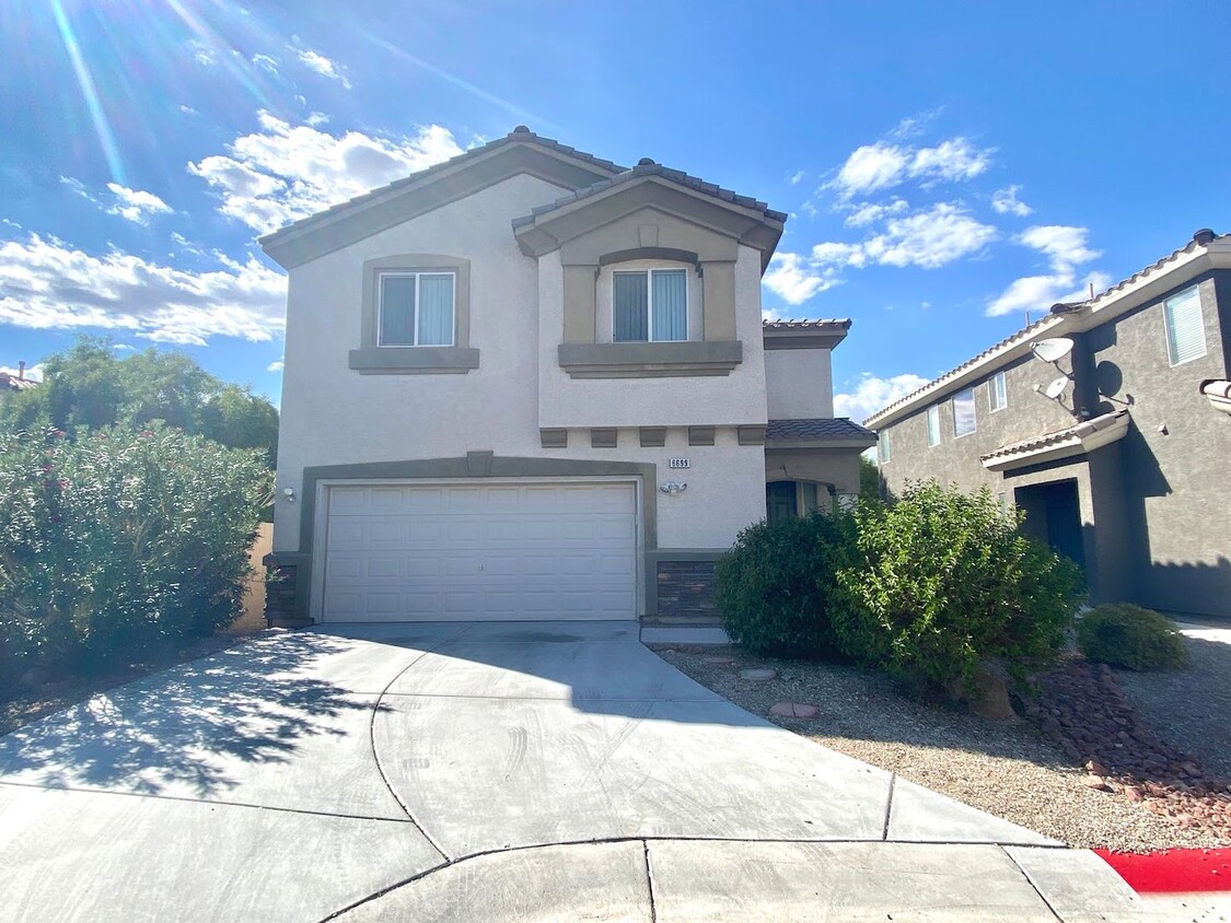 Primary Photo - Beautiful 2-story property