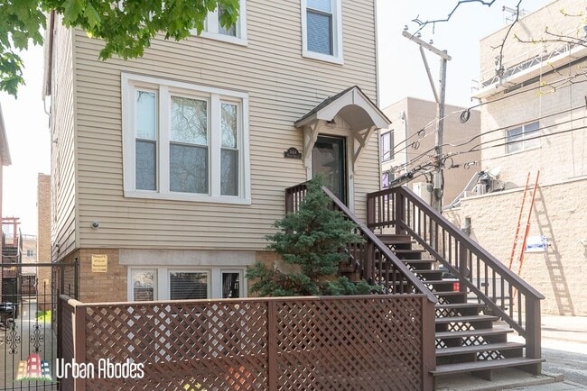 Building Photo - 3144 N Oakley Ave