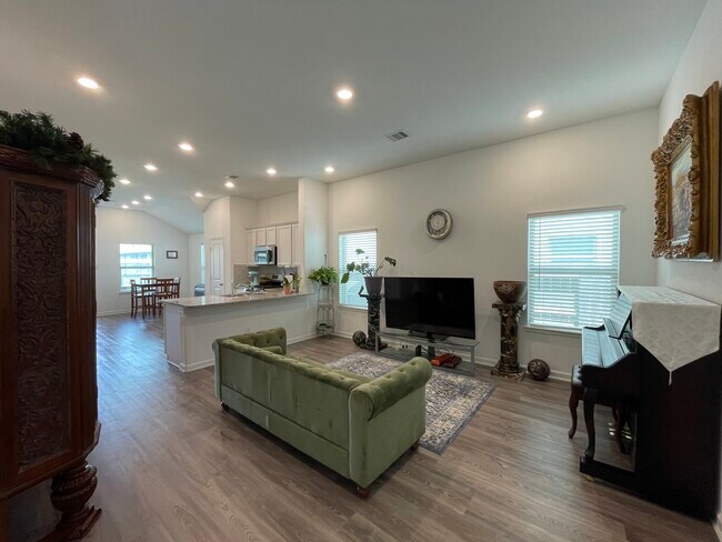 Foto del edificio - 4815 Chestnut Valley Ln