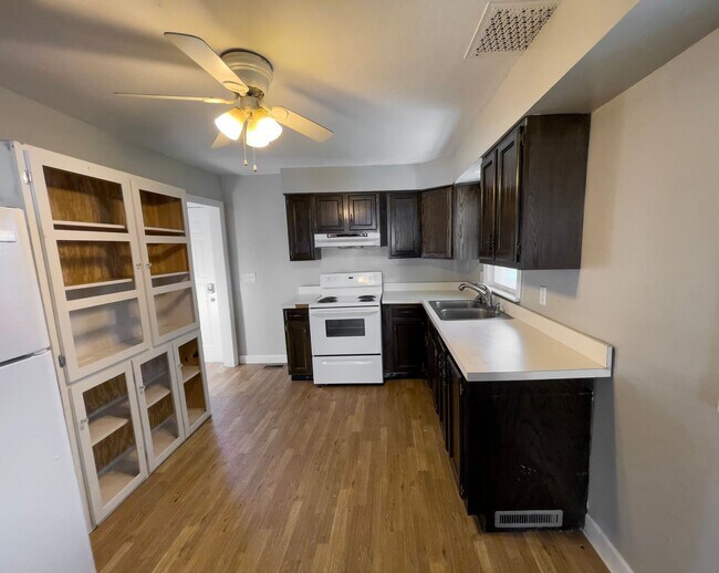 Foto del edificio - Detached Garage