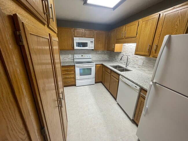 Kitchen-pantry storage - 4300 Trenton Ln N