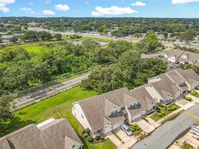 Foto del edificio - 2051 Winterset Dr
