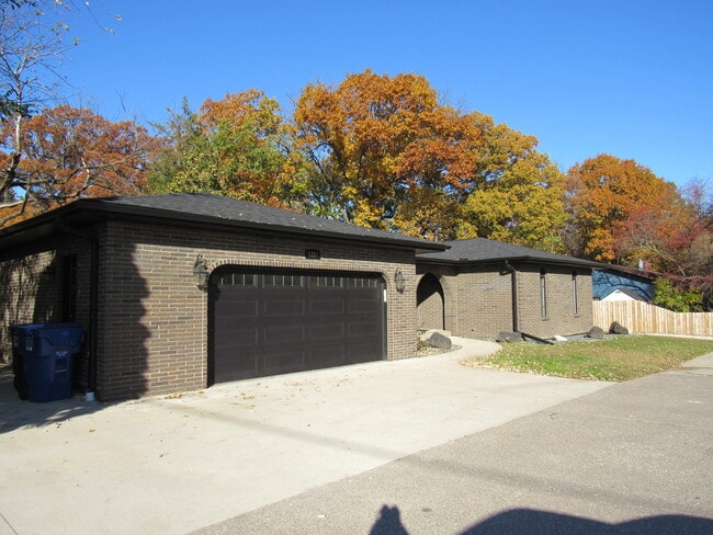 Building Photo - 5213 12th Ave