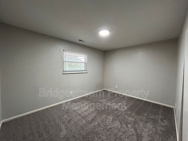 Foto del edificio - 7835 N Main St