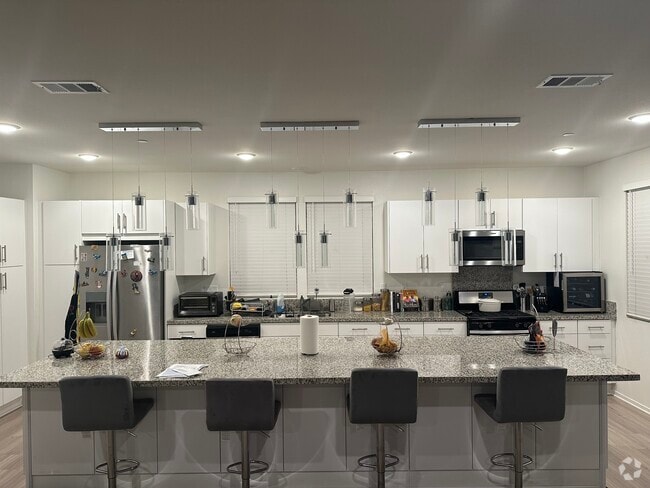 Building Photo - 5340 Calle Rockfish