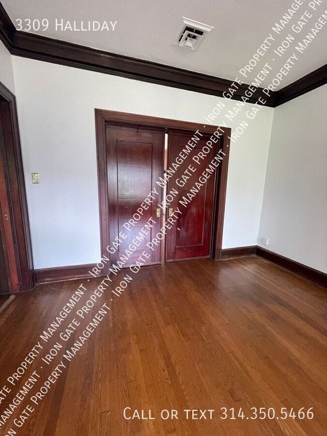 Building Photo - 3309 Halliday-