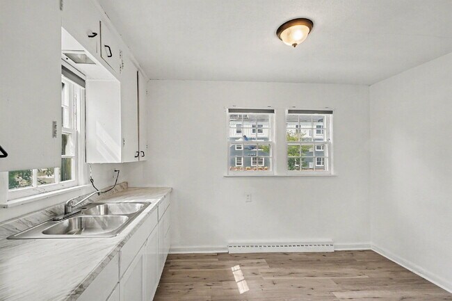 Foto del edificio - Practical 2 bedroom Rental with Recent Updates $1200/Month
