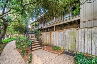 Building Photo - 5711 Sugar Hill Dr