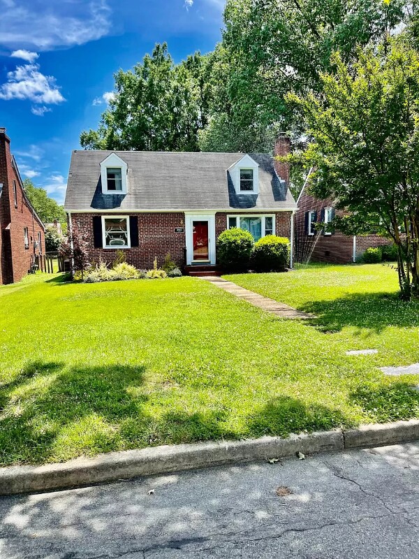 Primary Photo - 3921 Floyd Ave