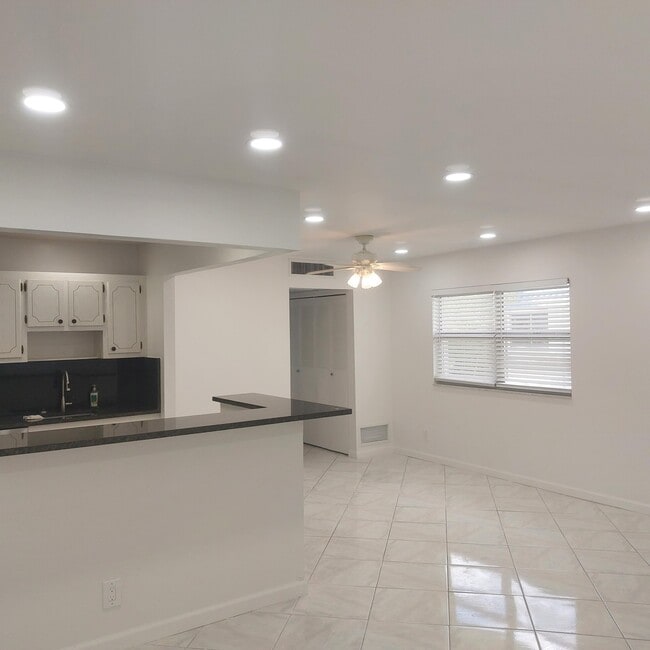 Building Photo - 243 Tuscany Ln