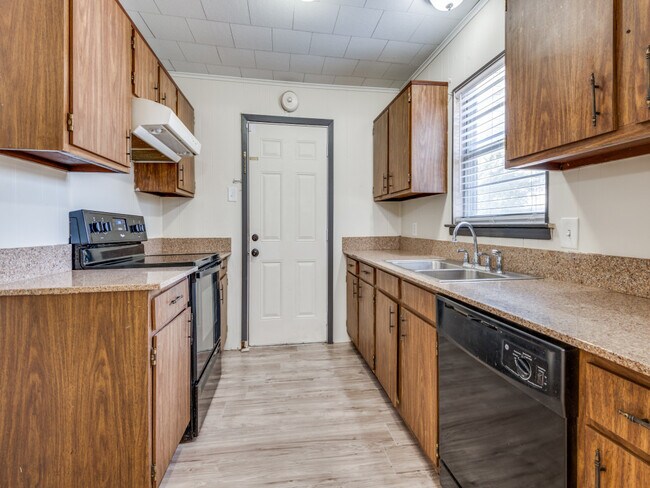 Foto del edificio - 9311 Oakland Dr