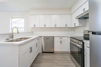 Building Photo - 6324 Shadow Tree Dr