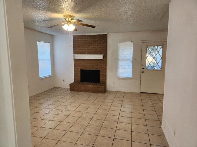 Foto del edificio - 2508 Windy Pine Ln