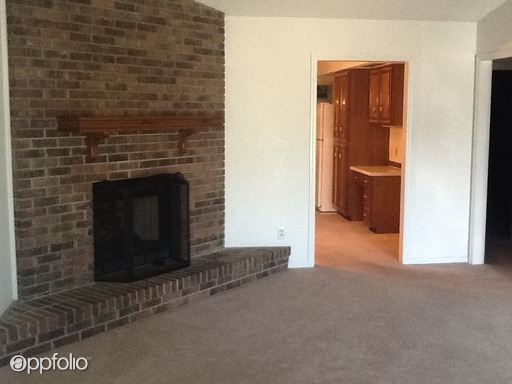 Building Photo - 6782 Hickory Creek Rd