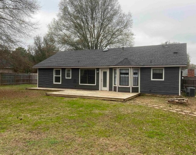 Building Photo - 8 Bridgestone Dr