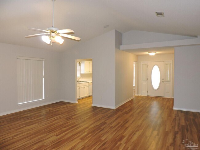Foto del edificio - 1449 Greystone Dr