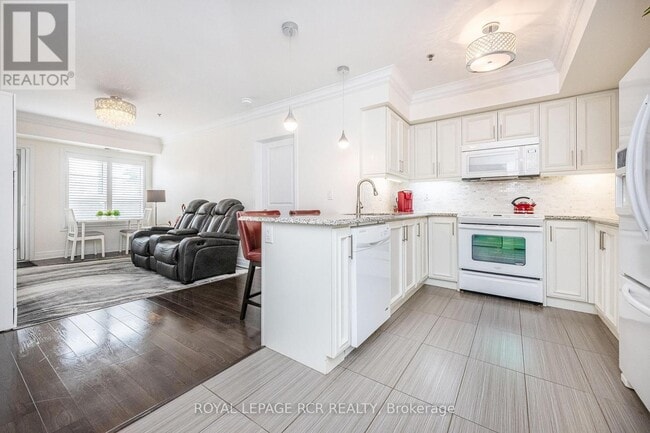 Building Photo - 60 Baycliffe Cres