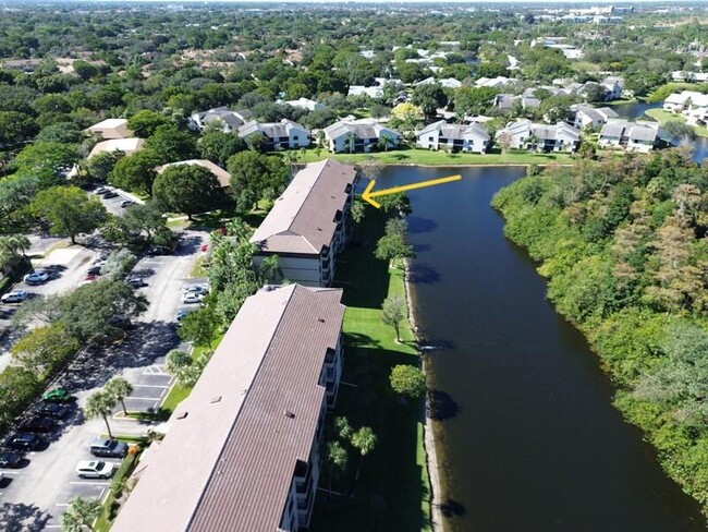 Building Photo - 2659 Carambola Cir N