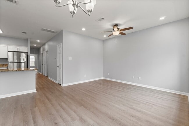 Building Photo - 16866 W Hammon